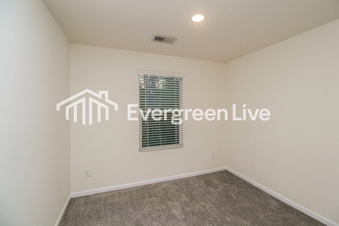317 Wilson St - Photo 5 of 14