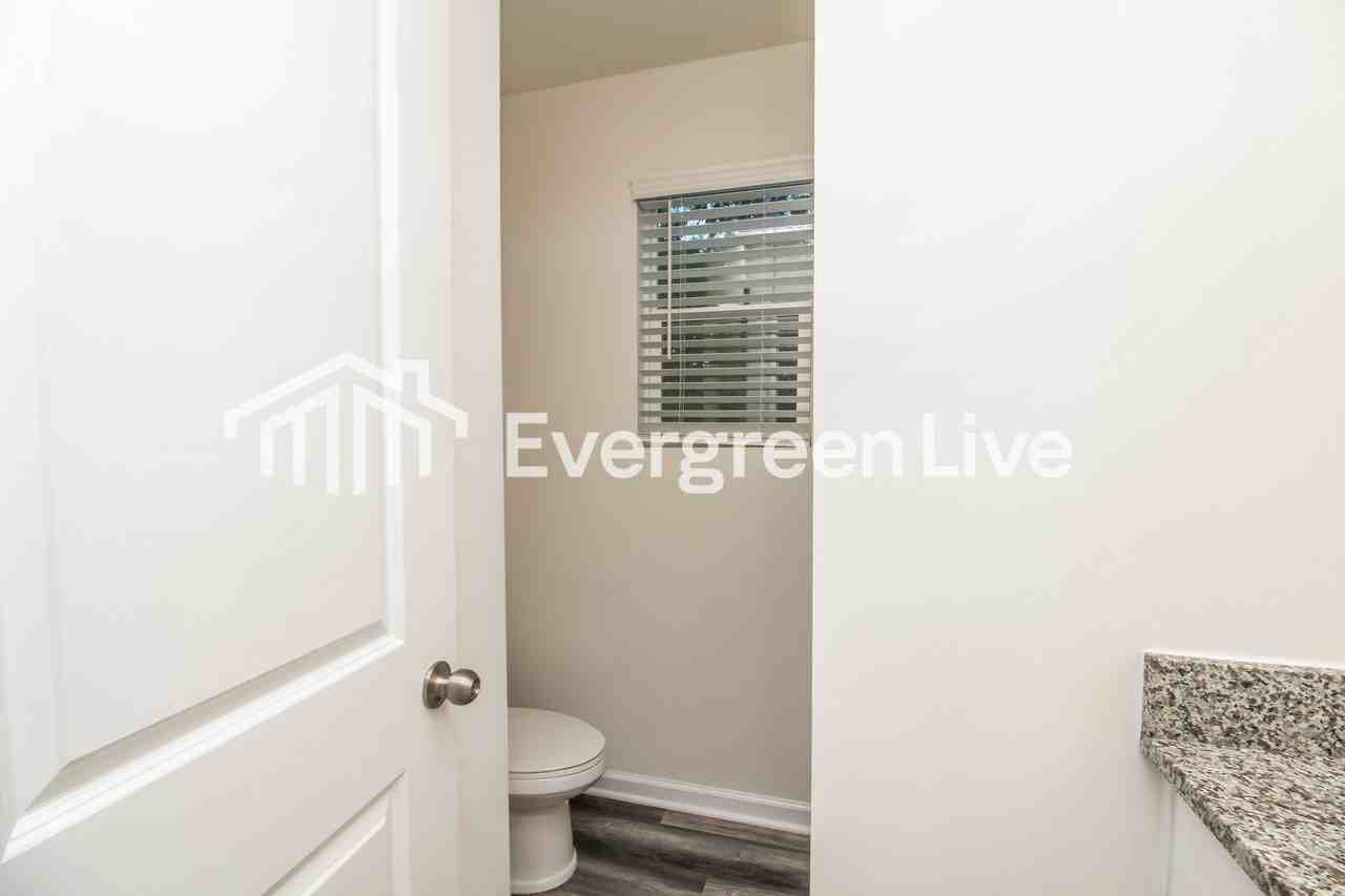 317 Wilson St - Photo 6 of 14