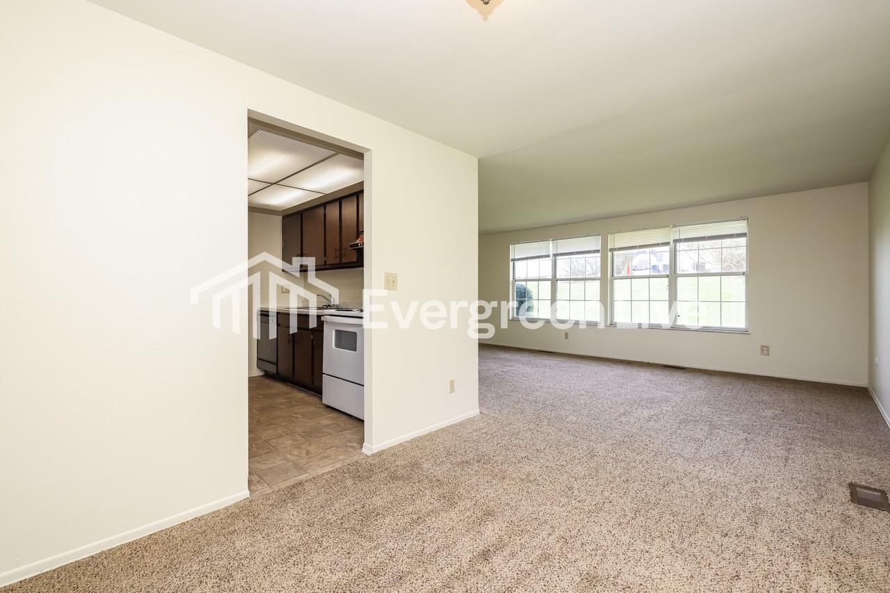 5917 Troy Villa Blvd - Photo 5 of 15
