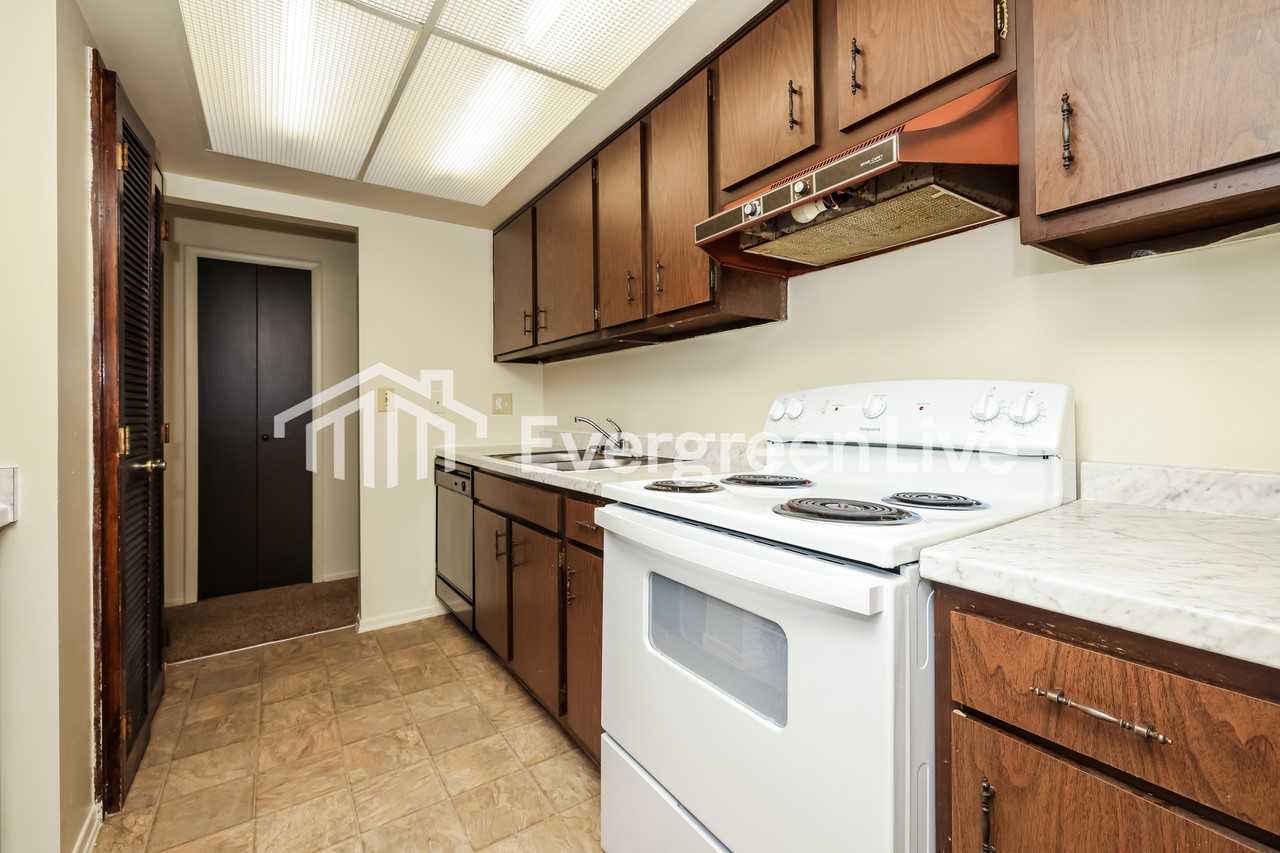 5917 Troy Villa Blvd - Photo 7 of 15