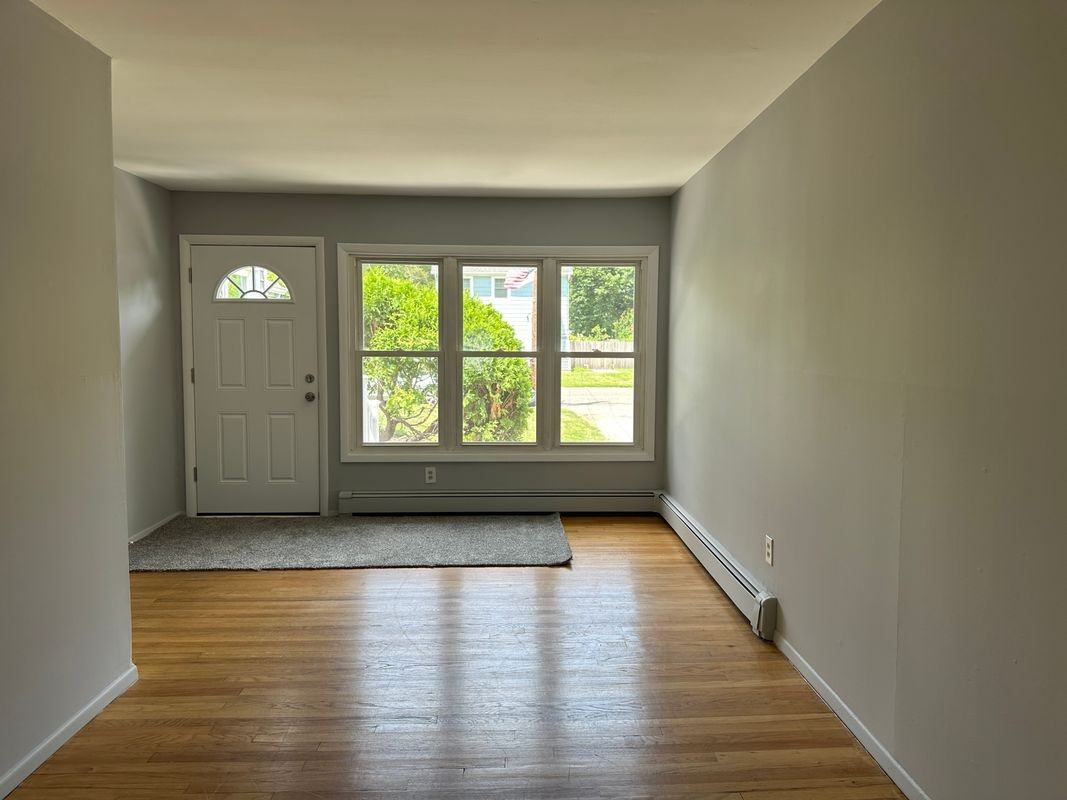 234 Crombie St - Photo 2 of 3