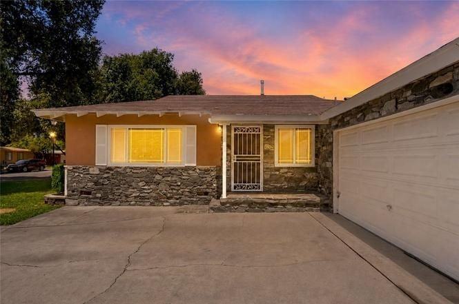 4869 Serrano Pl - Photo 4 of 23
