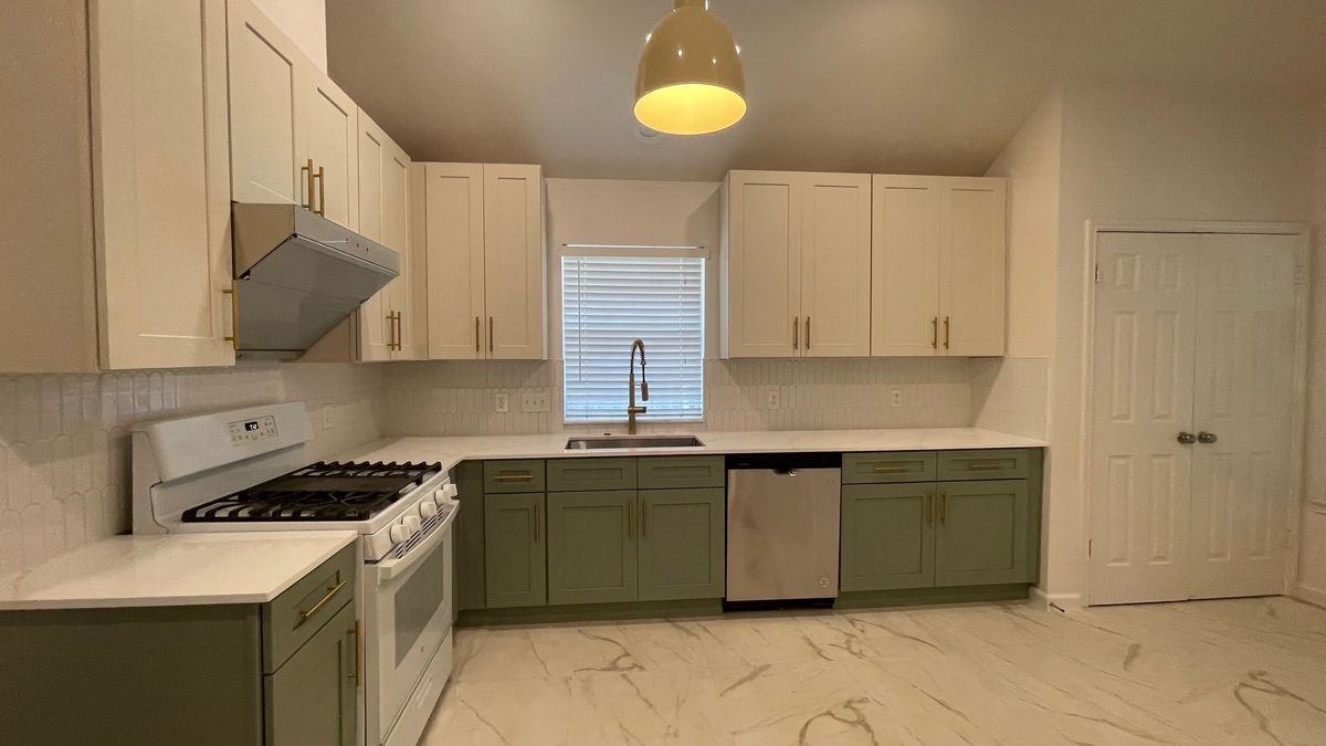 306 N Mount Rushmore Dr - Photo 2 of 19