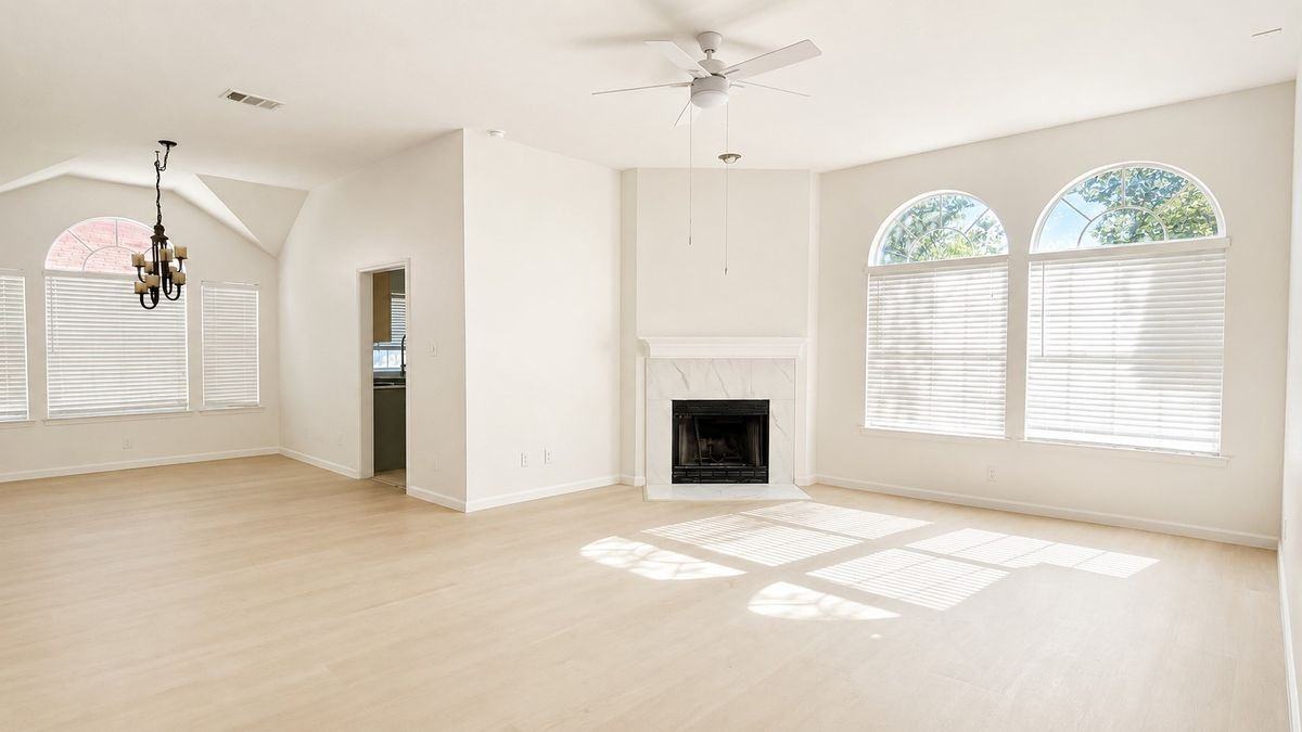 306 N Mount Rushmore Dr - Photo 4 of 19