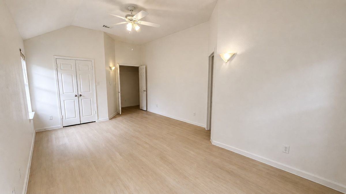 306 N Mount Rushmore Dr - Photo 7 of 19