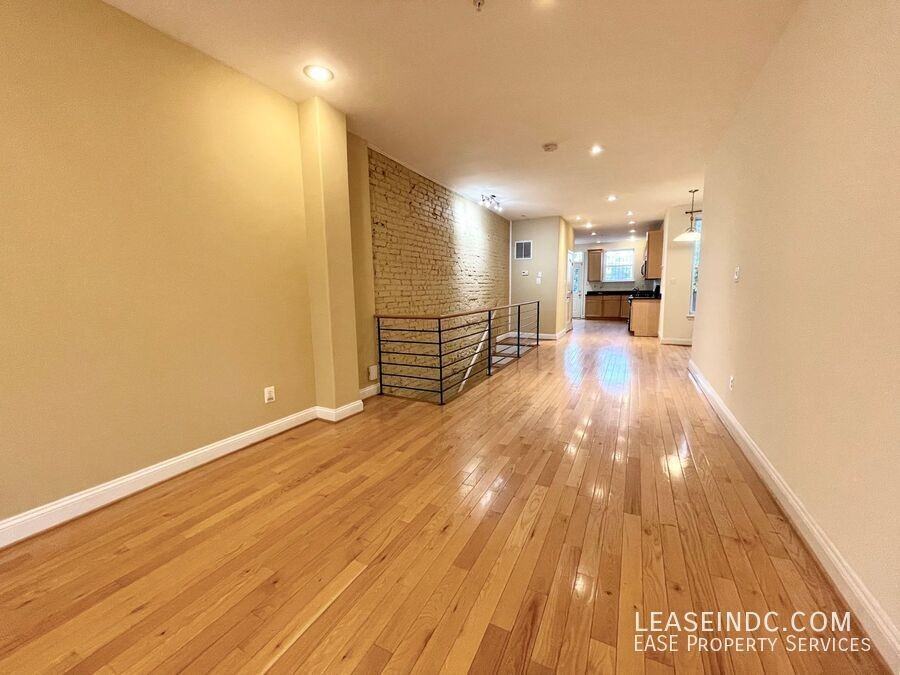 68 V St Nw #1 - Photo 3 of 33