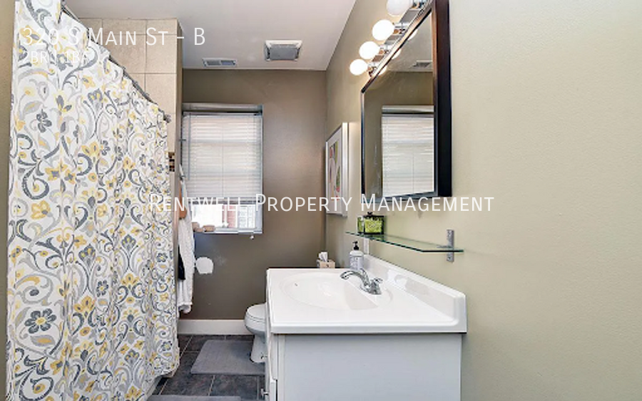 320 S Main St #B - Photo 6 of 15