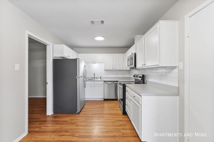 1208 Hillyer St - Photo 3 of 15