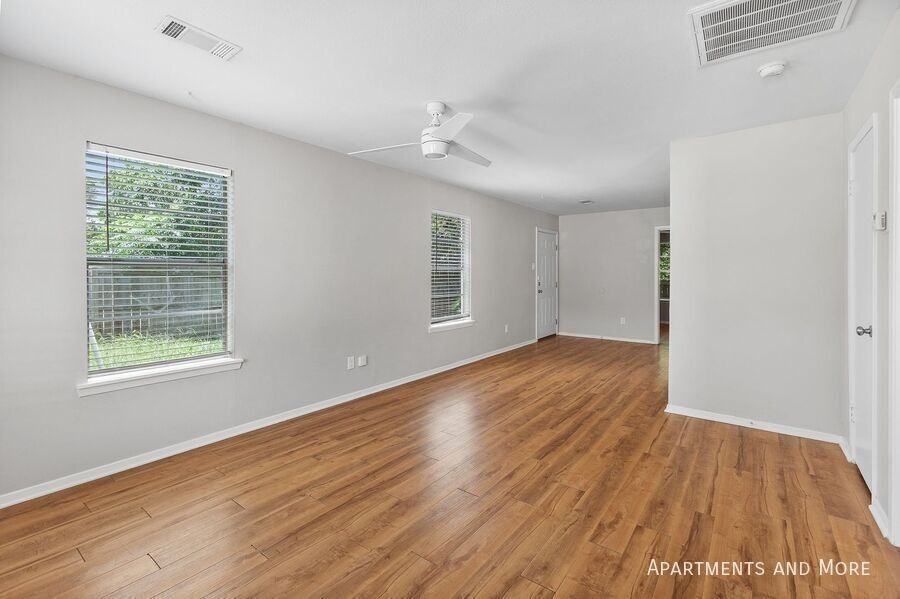 1208 Hillyer St - Photo 5 of 15