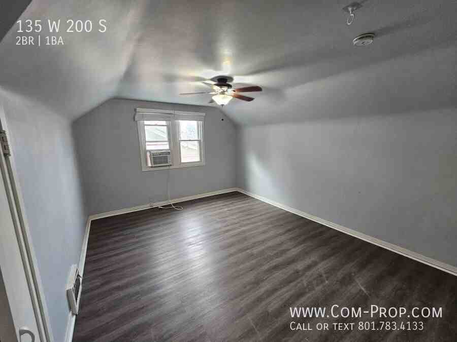 135 W 200 S - Photo 3 of 8