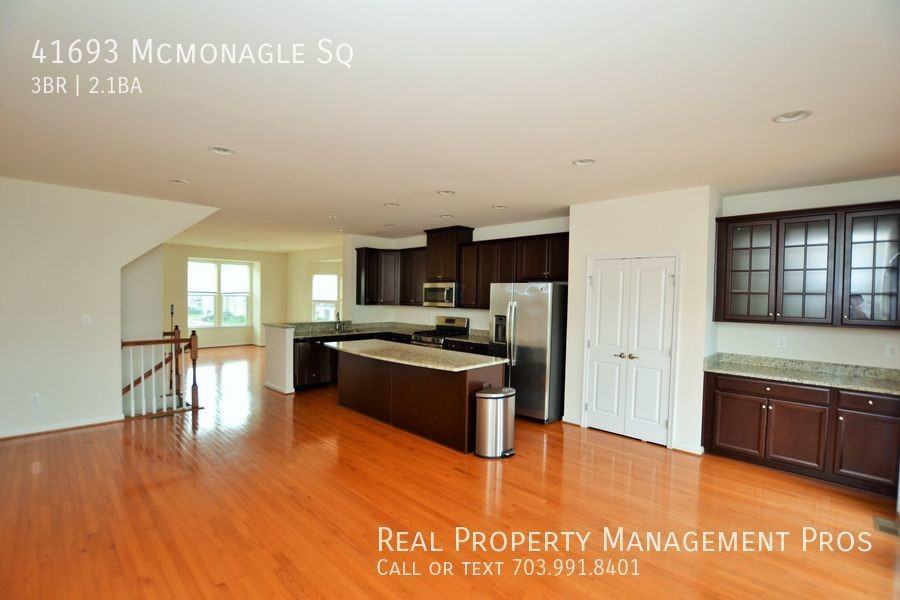41693 Mcmonagle Sq - Photo 2 of 31