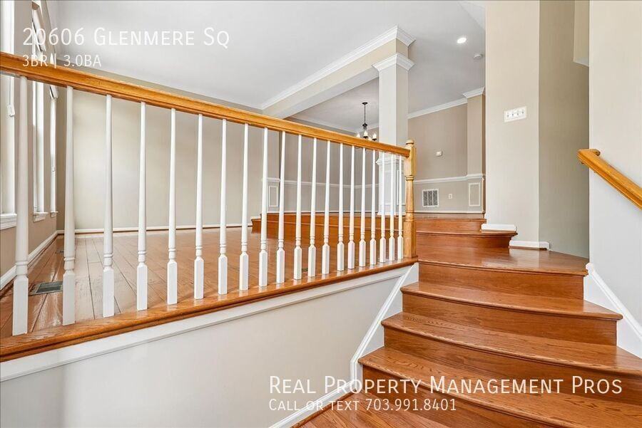 20606 Glenmere Sq - Photo 3 of 50