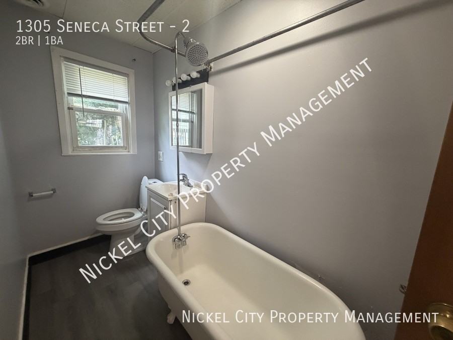 1305 Seneca St #2 - Photo 6 of 7