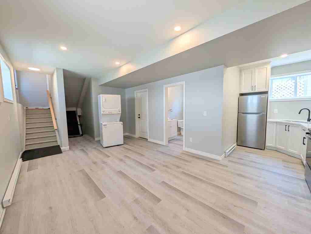 137 St George St - Photo 5 of 16