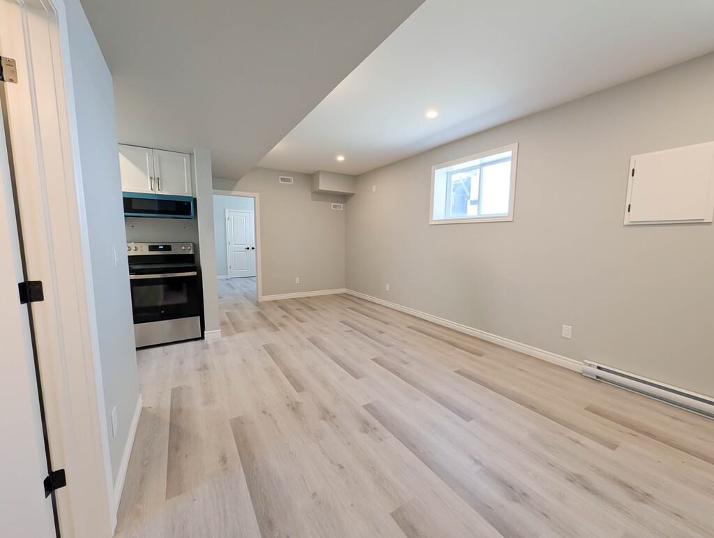 137 St George St - Photo 6 of 16