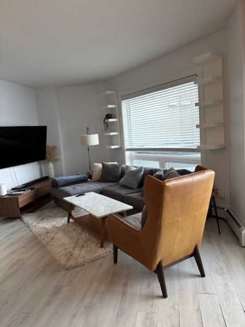 SF339 |  2 Bed 2 Bath Condo |  #607 10226 104 Ave NW - Photo 7 of 14