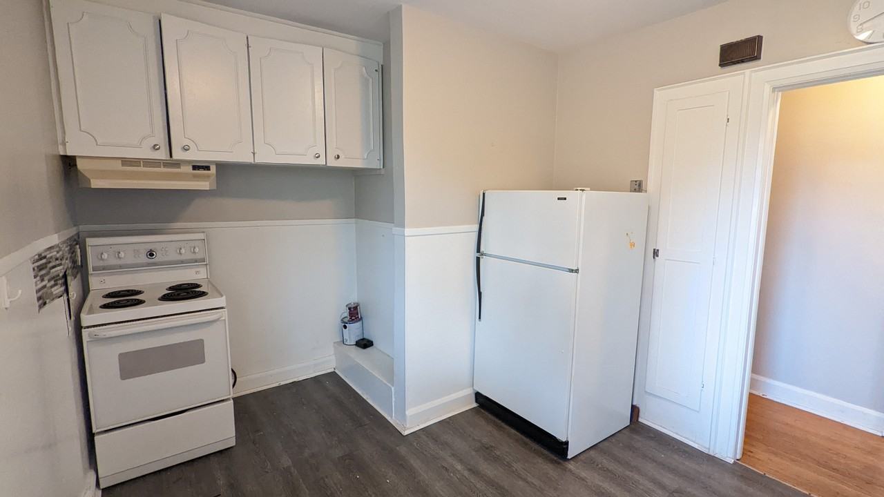 18 Spruce St - Photo 6 of 17