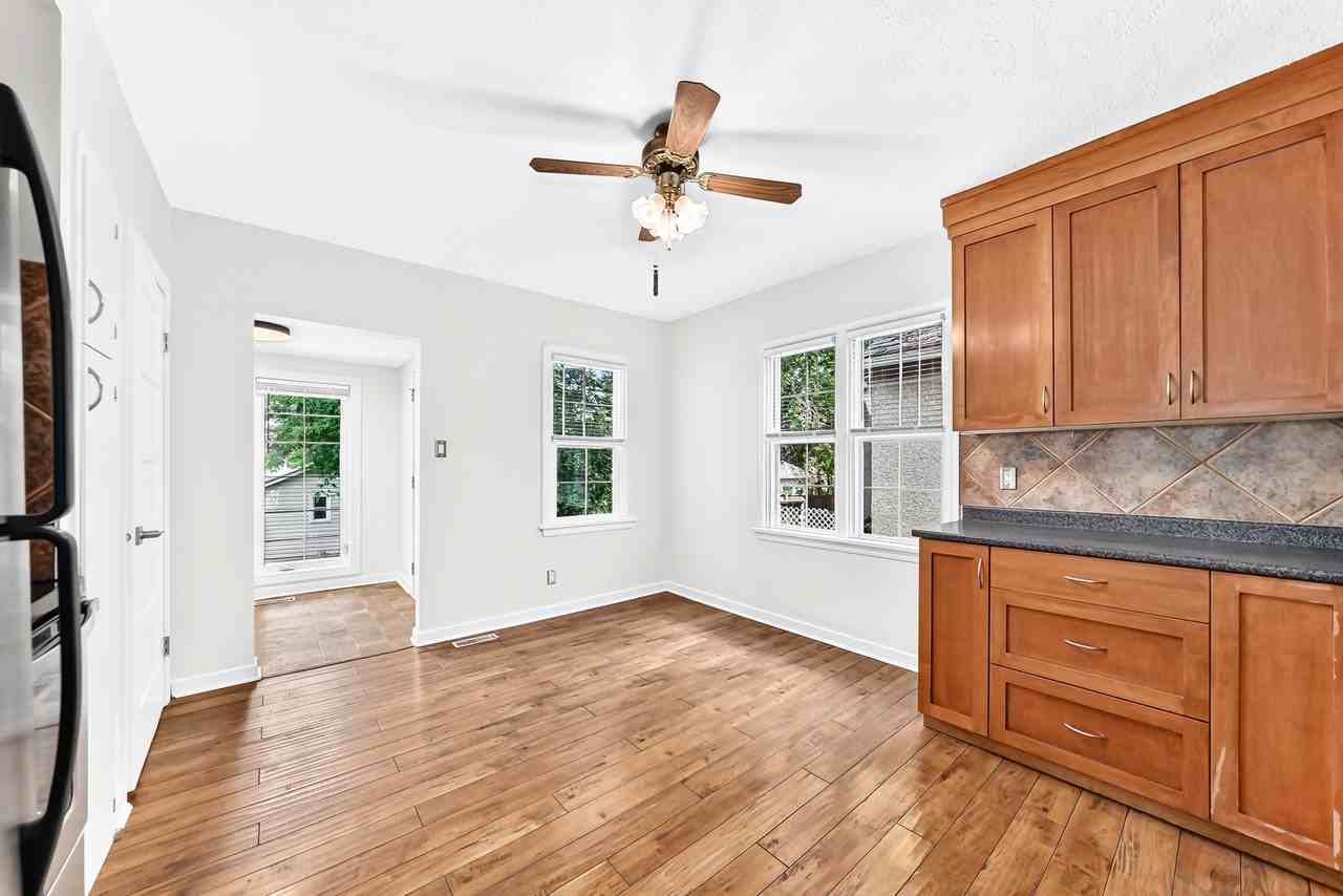 9830 78 Ave Nw - Photo 7 of 42