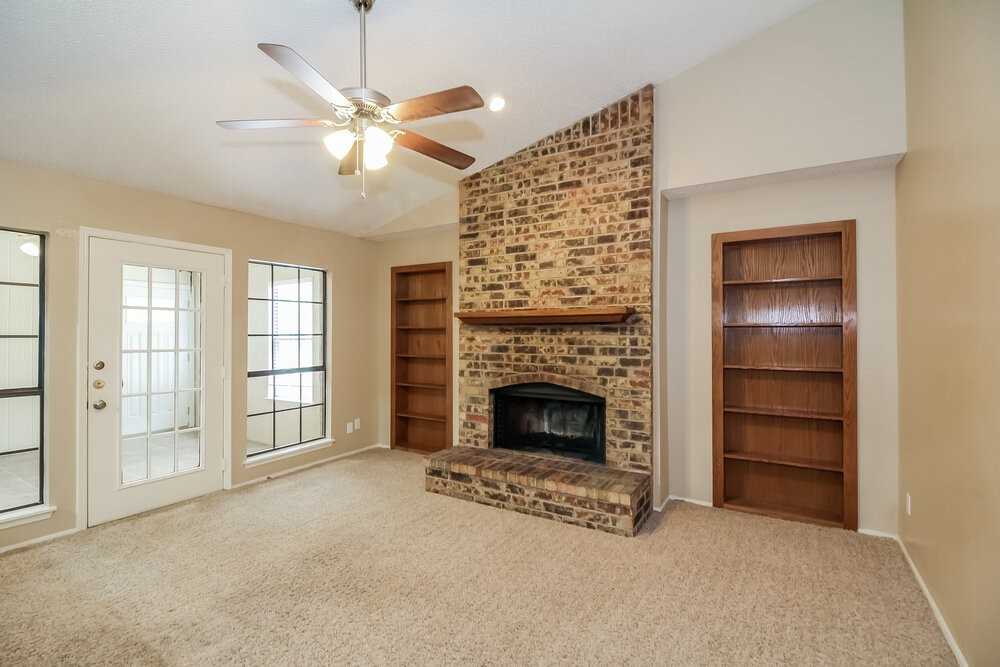 1037 Eagle Ct - Photo 2 of 16