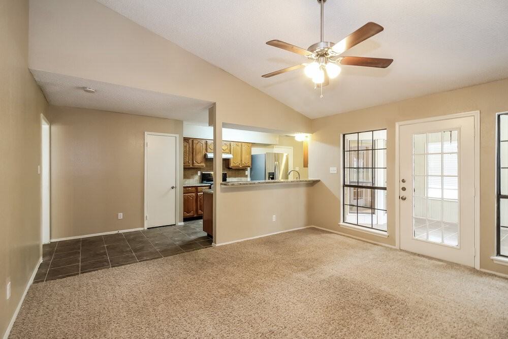 1037 Eagle Ct - Photo 4 of 16