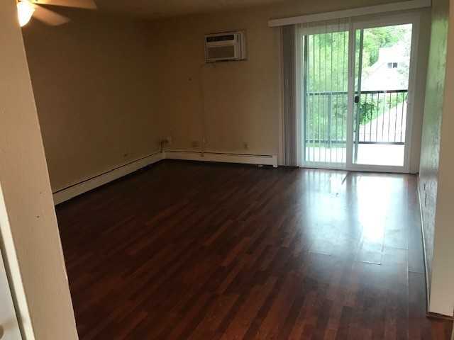 1829 Warren Ave - Photo 4 of 19