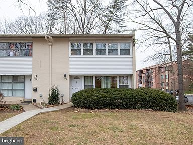 4700 Parkman Ct - Photo 2 of 26