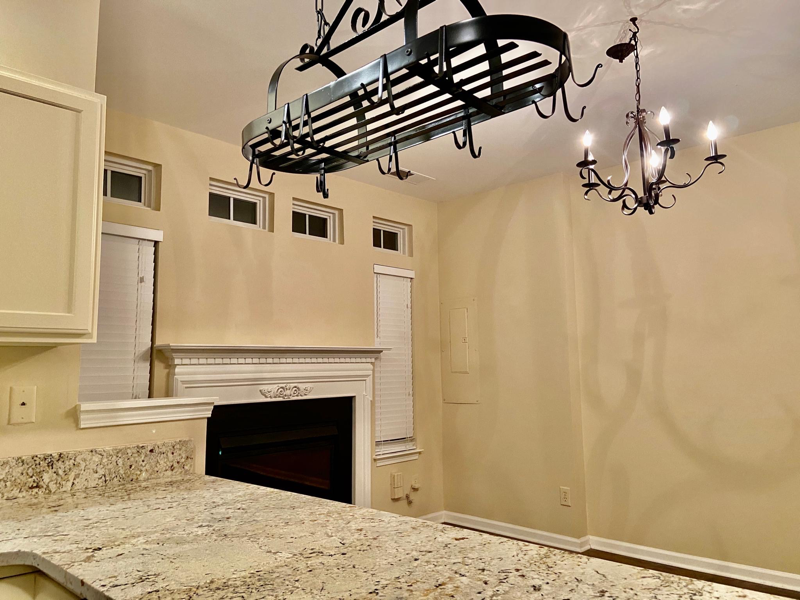 18626 Oakhurst Blvd - Photo 4 of 23