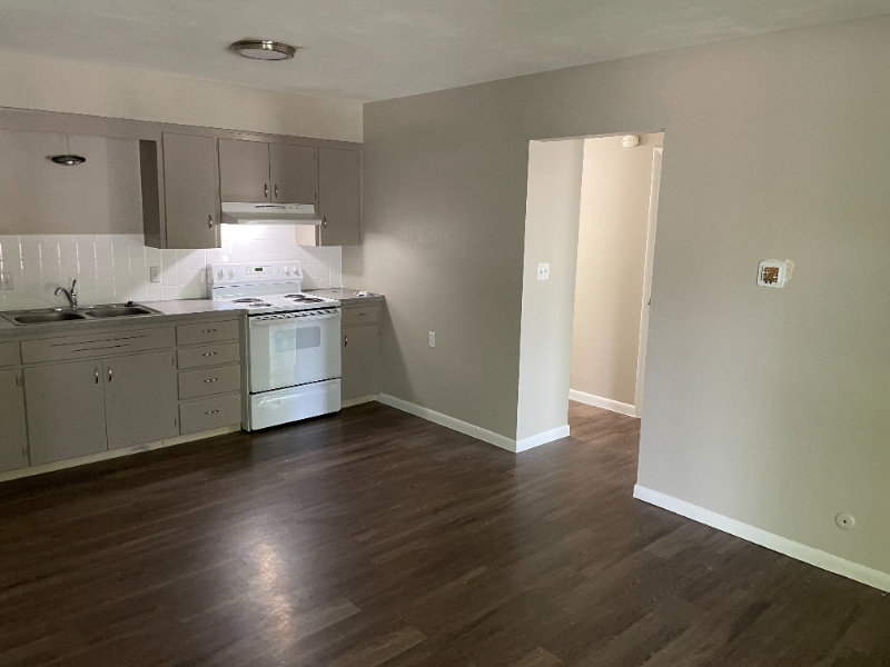 710 Emery St - Photo 2 of 11