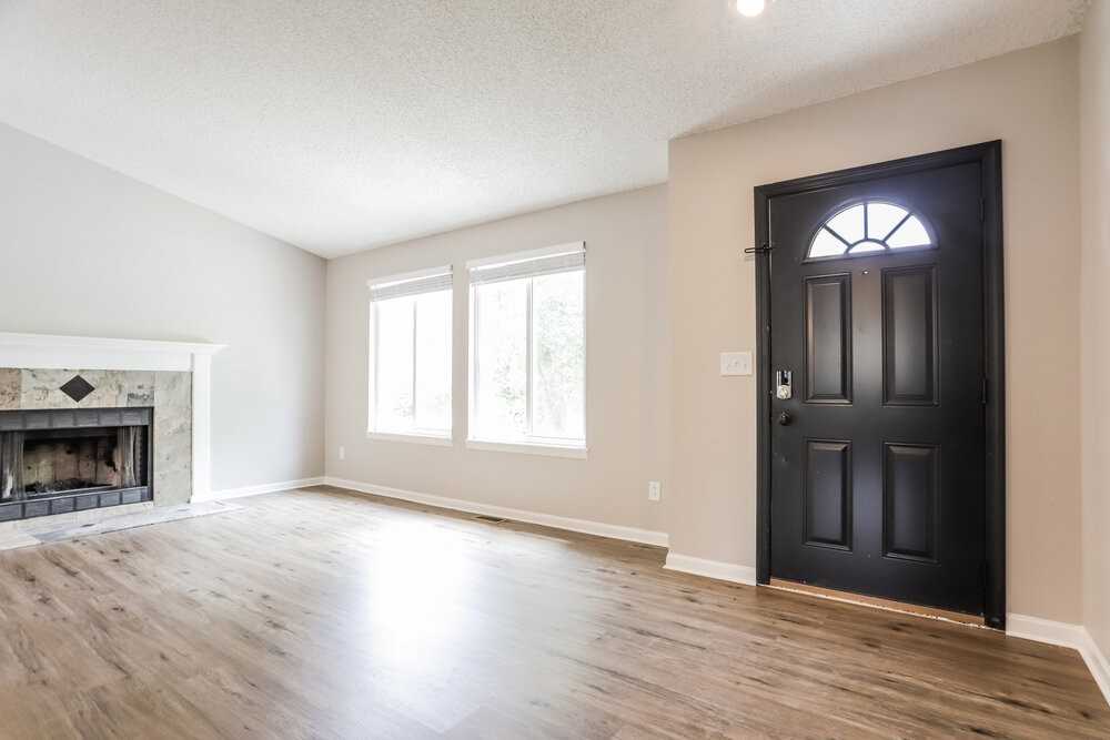 15747 E Center Pl - Photo 6 of 18