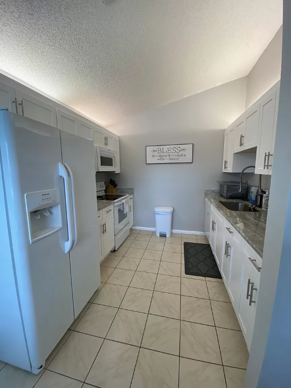 160 Stillwater Cir - Photo 5 of 19