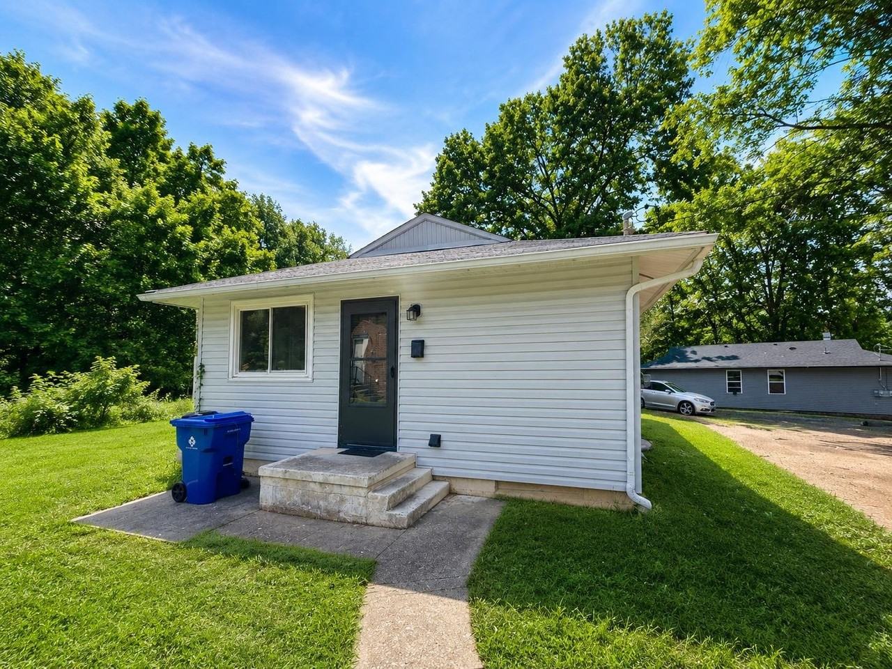222 Fisk Ave - Photo 3 of 8