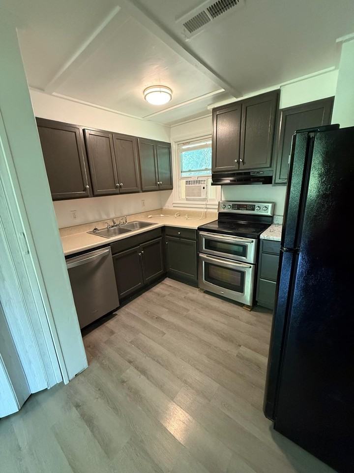 222 Fisk Ave - Photo 4 of 8