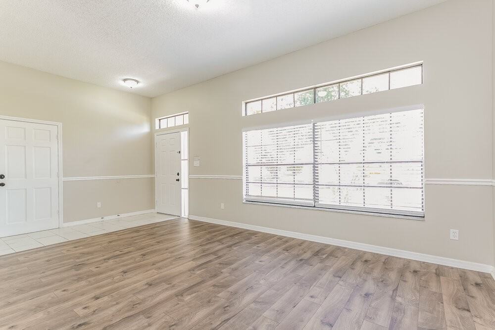 8728 Grandee Dr - Photo 3 of 15