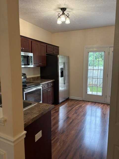 2023 Creekside Ct - Photo 5 of 12
