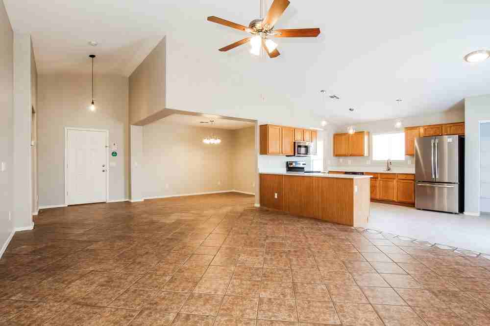13710 N 124th Ln - Photo 4 of 16
