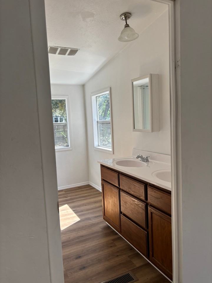 56 Ne 441st Ave - Photo 6 of 8