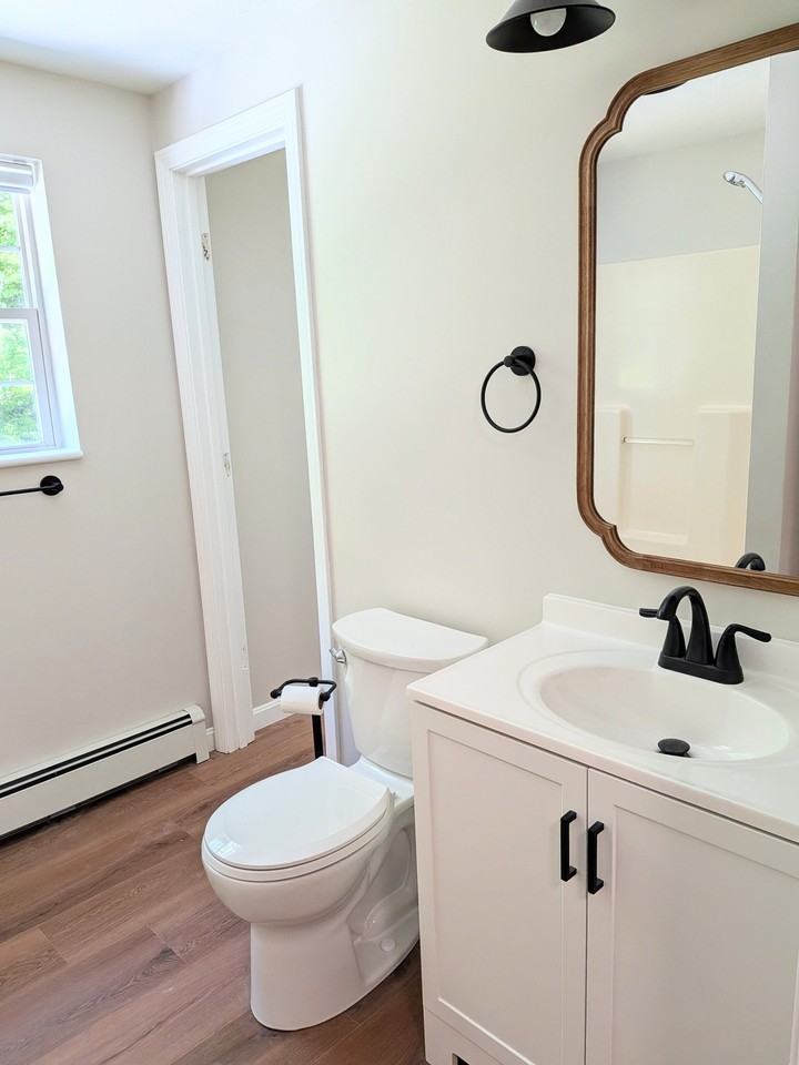 637 River Rd #B - Photo 4 of 20