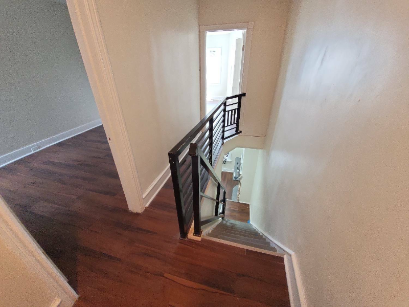 5540 Media St - Photo 6 of 13