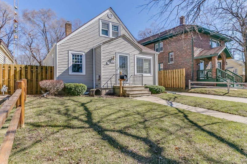 7021 35th Ave - Photo 2 of 24