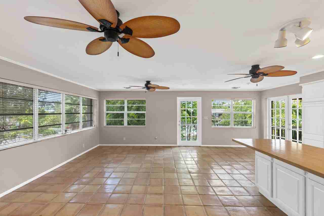 22777 Jolly Roger Dr - Photo 4 of 8