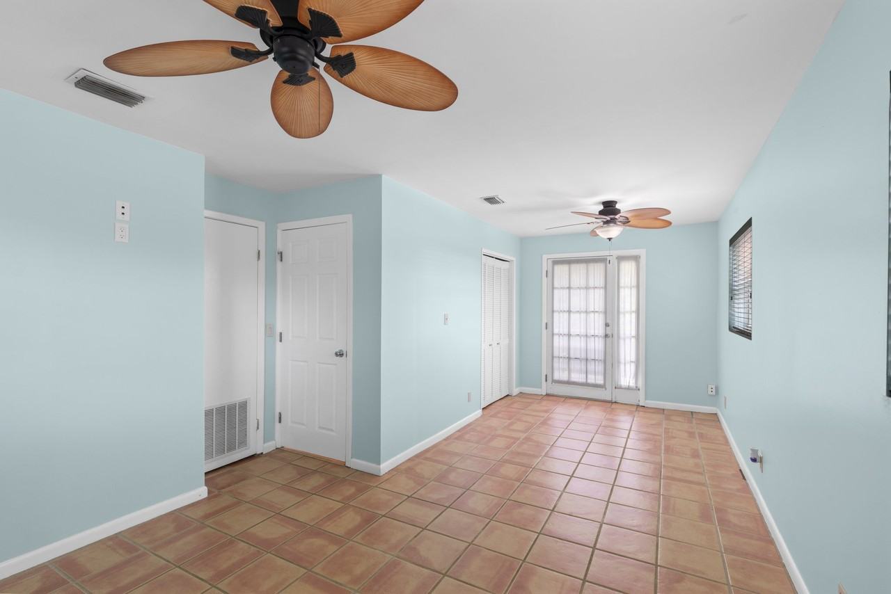 22777 Jolly Roger Dr - Photo 5 of 8