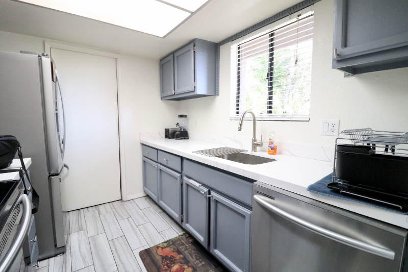 1352 E Highland Ave #214 - Photo 3 of 17