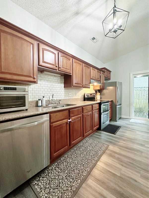 1307 Petrell Dr - Photo 5 of 18