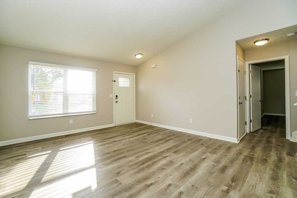 2146 Kingsglen Dr - Photo 5 of 18