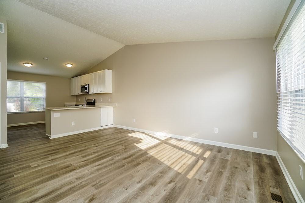 2146 Kingsglen Dr - Photo 6 of 18