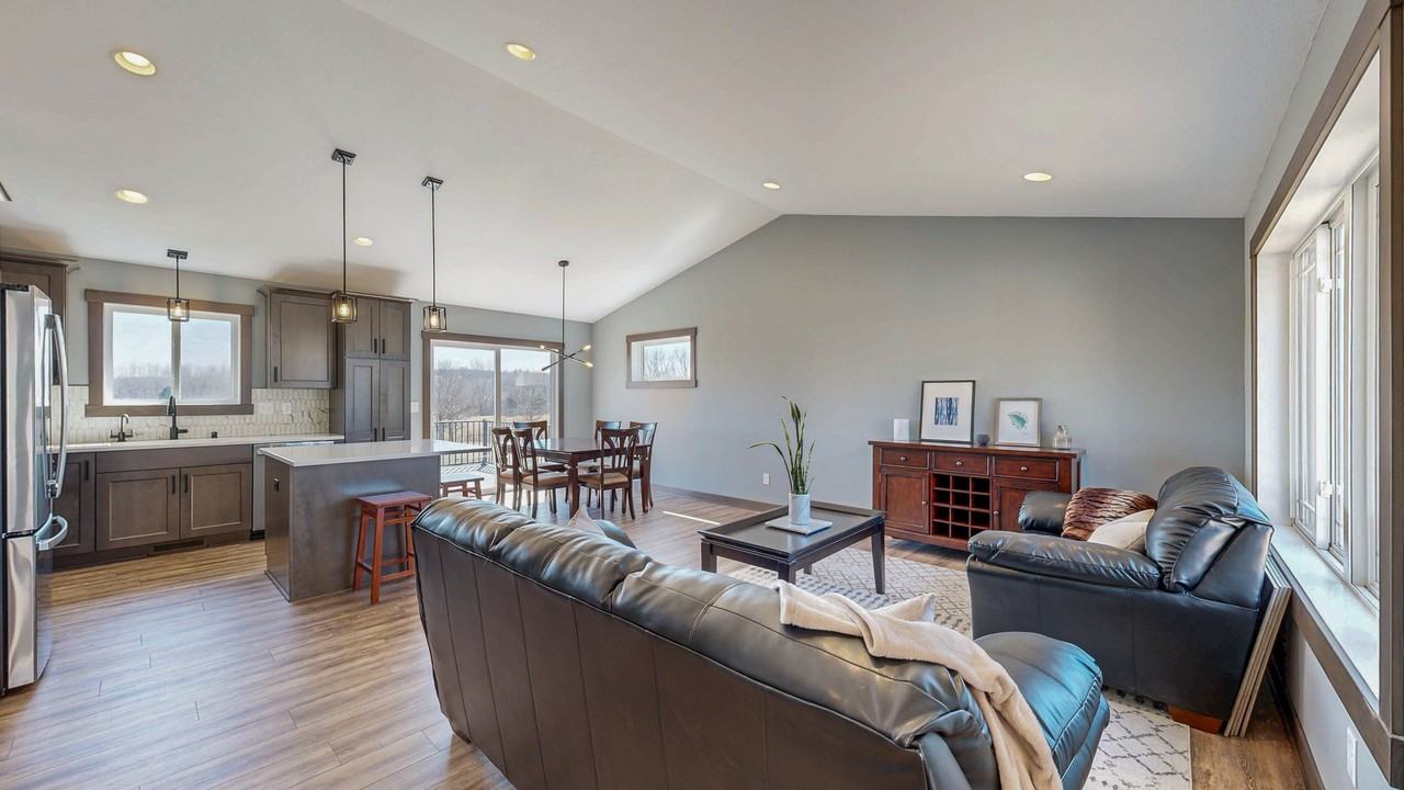 2332 Hadley Hills Drive Northeast - Photo 4 of 32