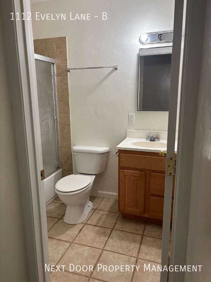 1112 Evelyn Ln #B - Photo 6 of 7