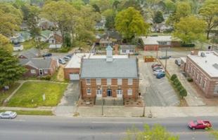 featured image of 632 Roanoke Ave #106