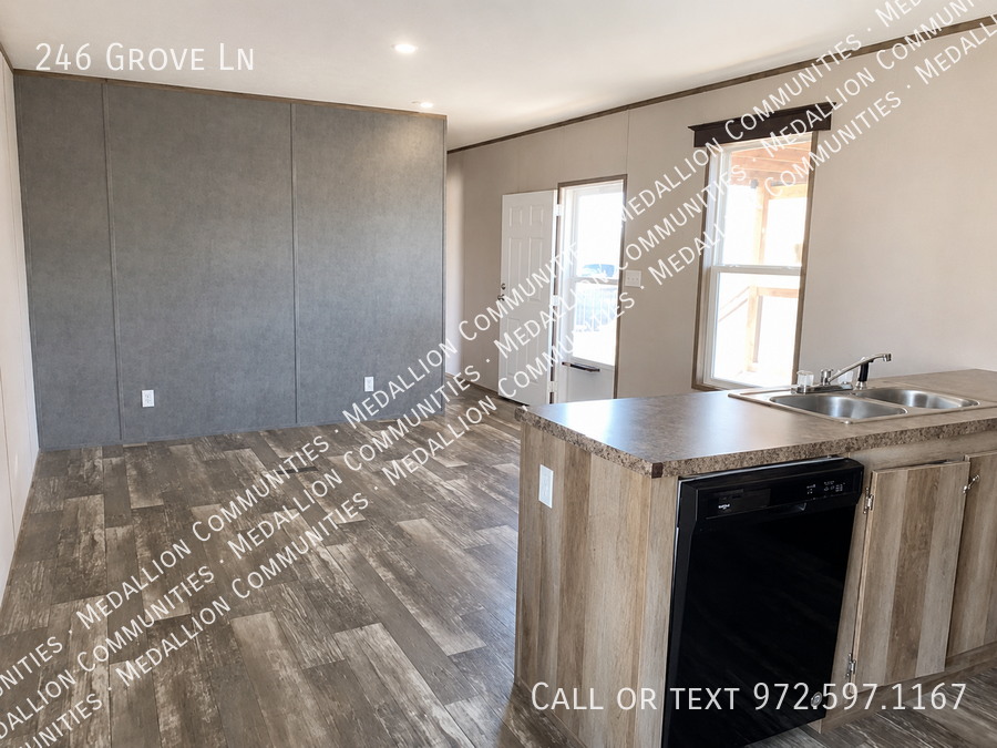 246 Grove Ln - Photo 3 of 16