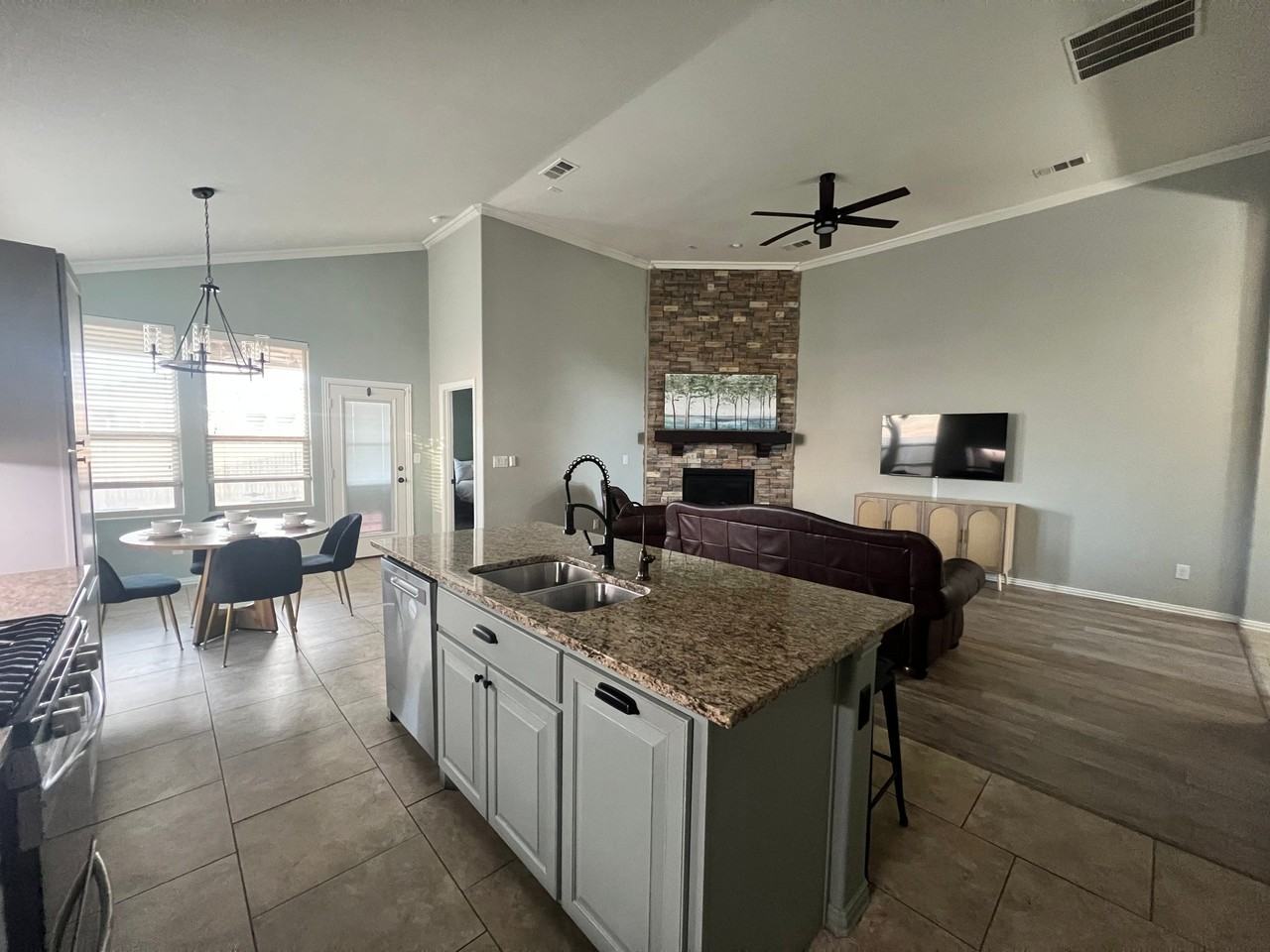 2316 Horizon Rd - Photo 3 of 16